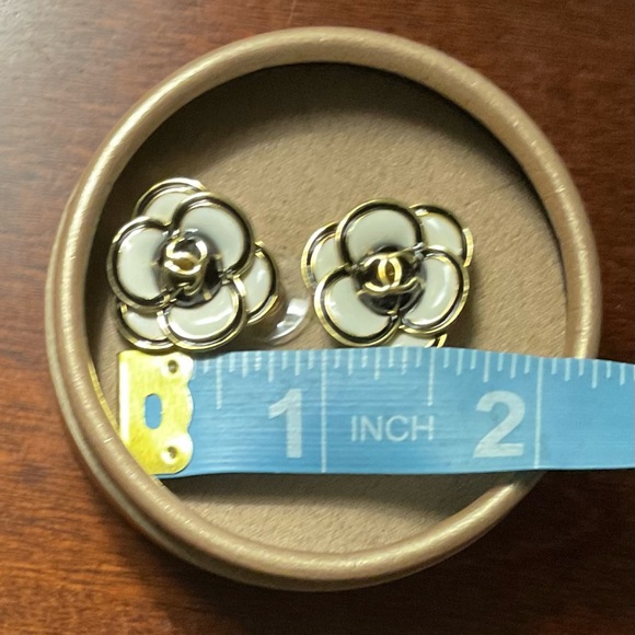 Fashion Earrings - Picture 5 of 5